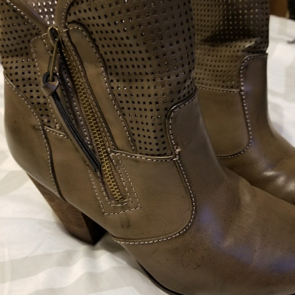 Report Olive green/tan boots🎊💌🌼 - Picture 6 of 7